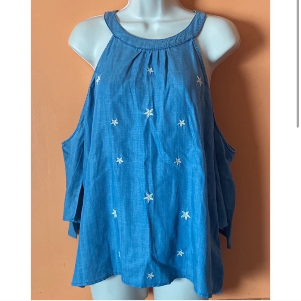 Star Embroidered Color Shoulder Chambray Top